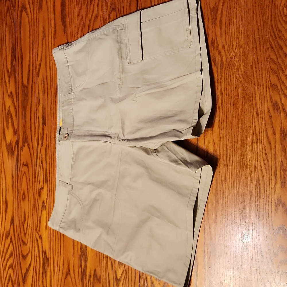 Cabela's Tan Cargo Shorts